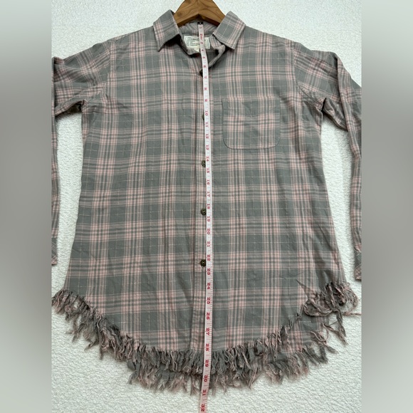 Current/Elliot Women’s Button Down Frayed Hem Shirt Size 0 Gray and Pink - Picture 4 of 10
